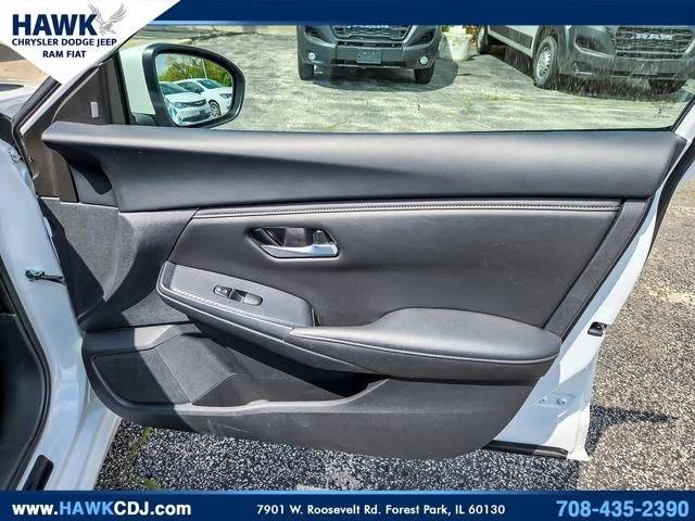 2024 Nissan Sentra SV Xtronic CVT