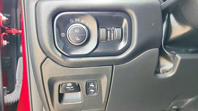 2025 Ram 1500 Lone Star Crew Cab 4x2 5'7" Box