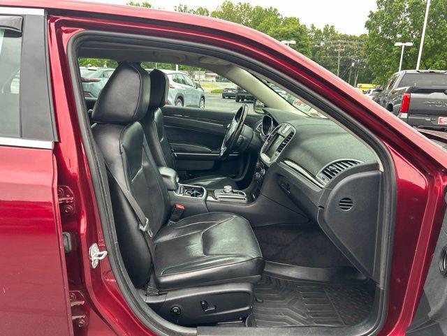 2016 Chrysler 300 C