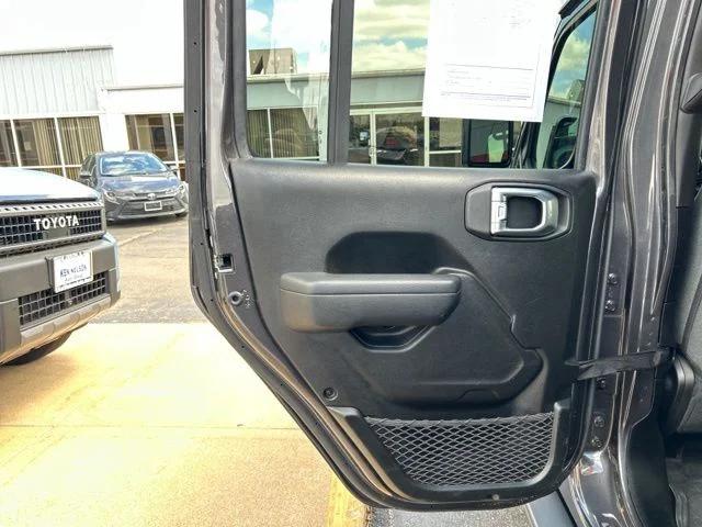 2025 Jeep Wrangler 4-Door Willys 4x4