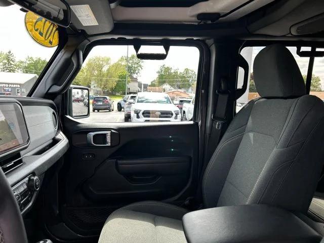 2025 Jeep Wrangler 4-Door Willys 4x4