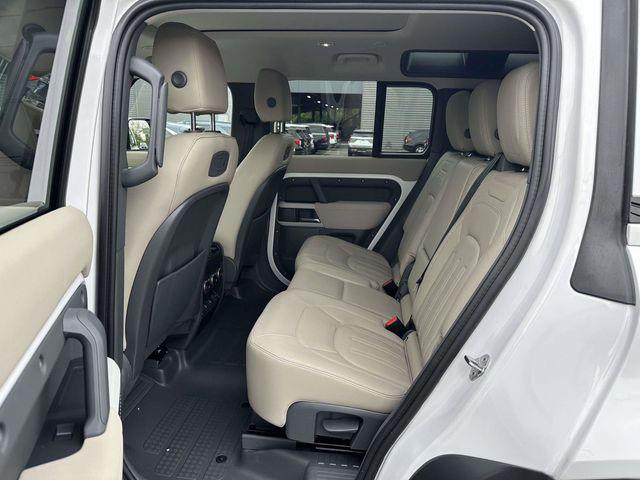 2022 Land Rover Defender 110 SE