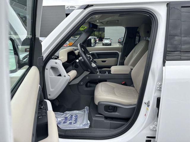 2022 Land Rover Defender 110 SE
