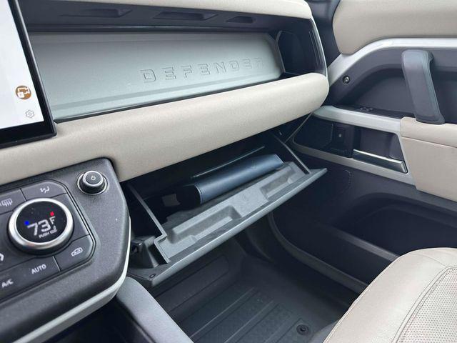 2022 Land Rover Defender 110 SE
