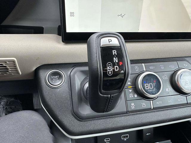 2022 Land Rover Defender 110 SE