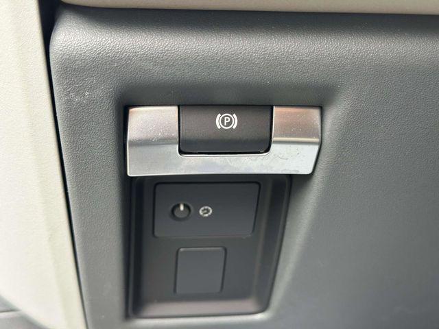 2022 Land Rover Defender 110 SE