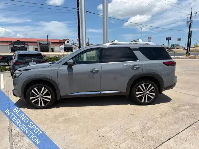 2023 Nissan Pathfinder Platinum FWD