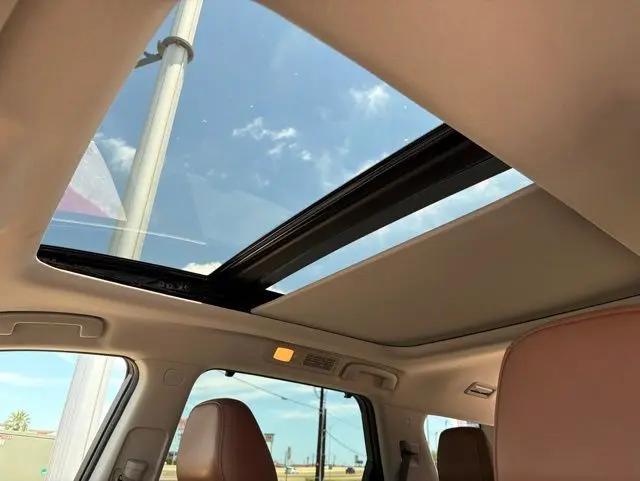2023 Nissan Pathfinder Platinum FWD