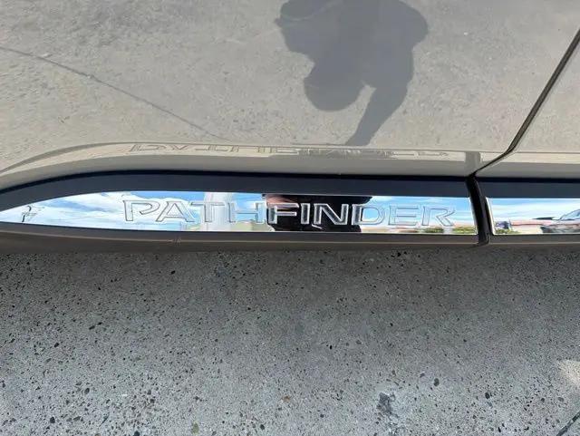 2023 Nissan Pathfinder Platinum FWD