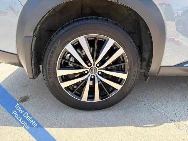 2023 Nissan Pathfinder Platinum FWD