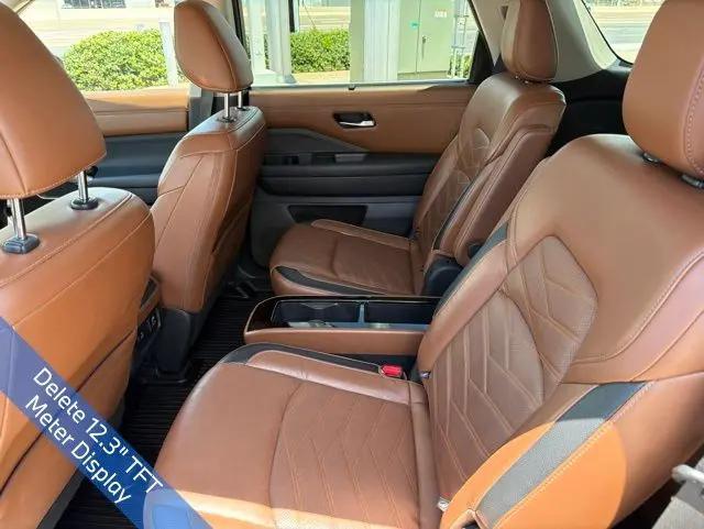 2023 Nissan Pathfinder Platinum FWD