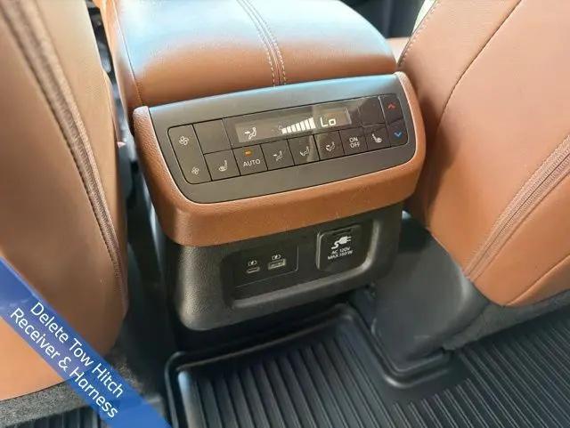 2023 Nissan Pathfinder Platinum FWD