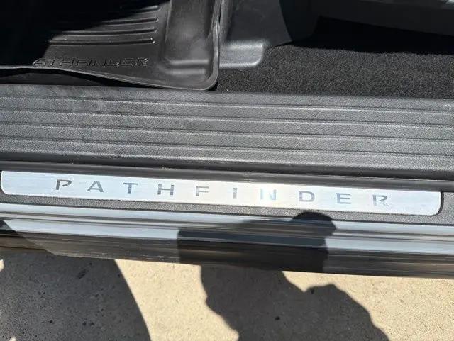 2023 Nissan Pathfinder Platinum FWD