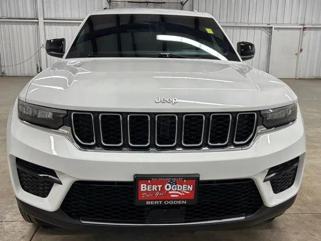 2025 Jeep Grand Cherokee Laredo X 4x4