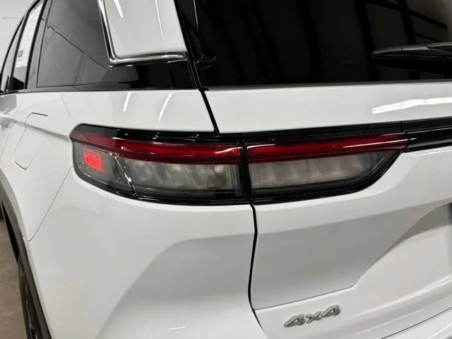 2025 Jeep Grand Cherokee Laredo X 4x4
