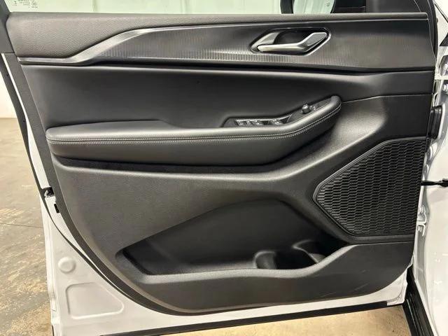 2025 Jeep Grand Cherokee Laredo X 4x4