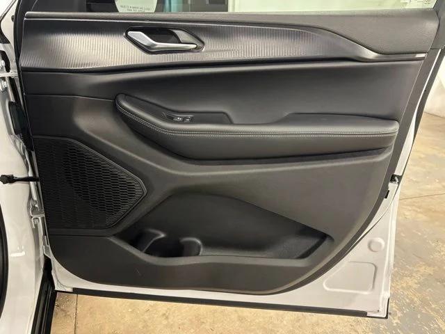 2025 Jeep Grand Cherokee Laredo X 4x4