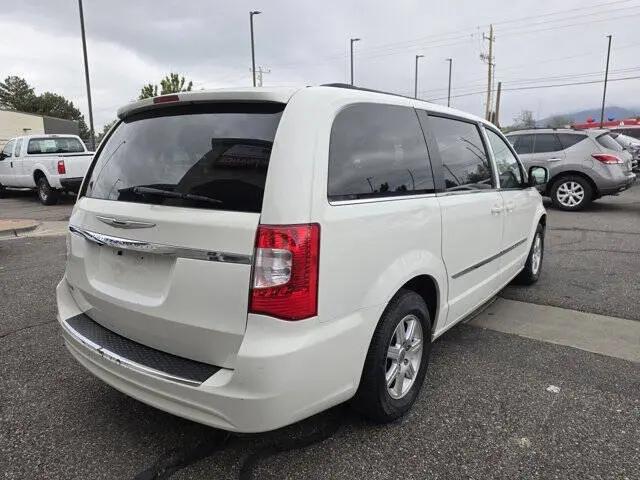 2012 Chrysler Town & Country Touring