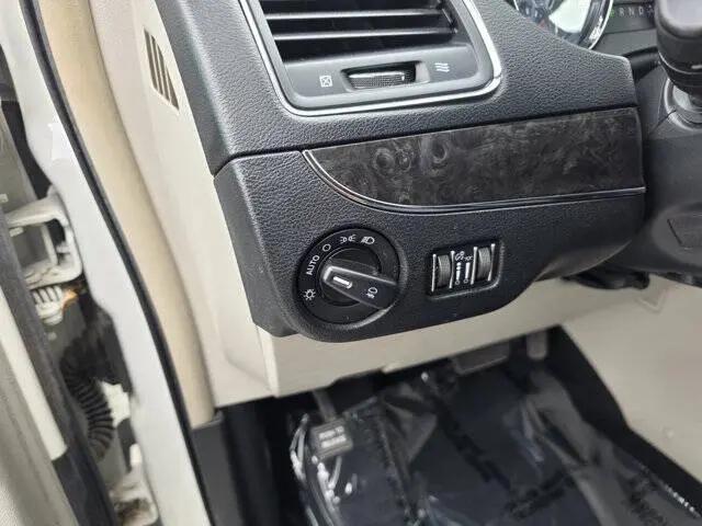 2012 Chrysler Town & Country Touring