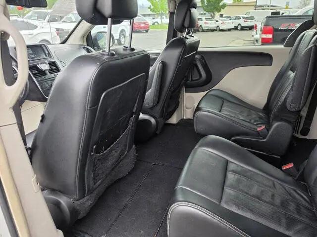 2012 Chrysler Town & Country Touring