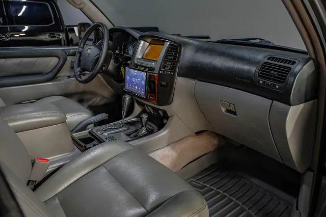 2003 Toyota Land Cruiser Base