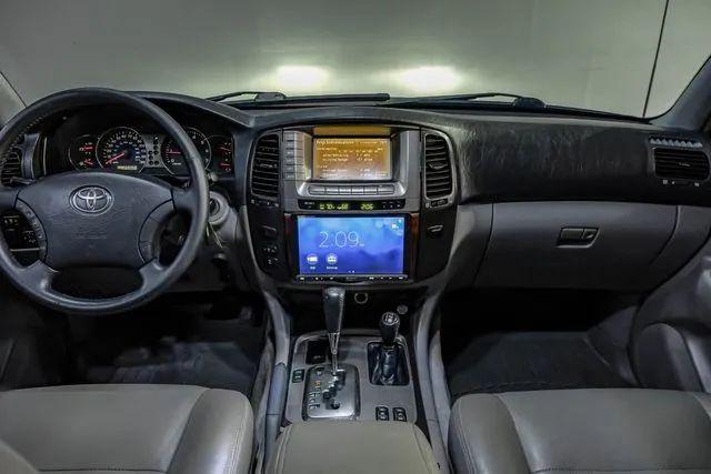 2003 Toyota Land Cruiser Base