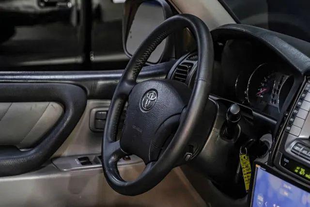 2003 Toyota Land Cruiser Base