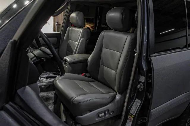 2003 Toyota Land Cruiser Base