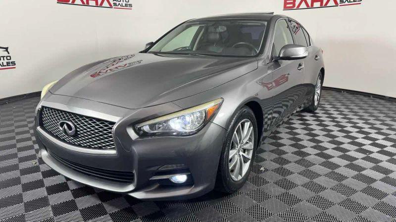 2015 INFINITI Q50 Premium