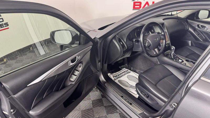 2015 INFINITI Q50 Premium