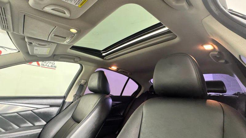2015 INFINITI Q50 Premium