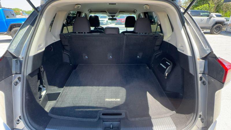 2022 Nissan Rogue SV FWD