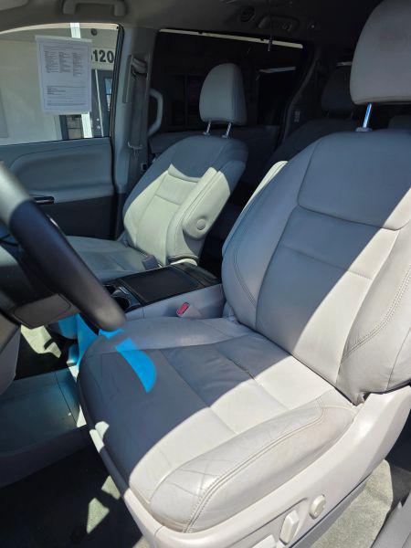 2016 Toyota Sienna XLE 8 Passenger