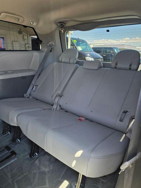 2016 Toyota Sienna XLE 8 Passenger