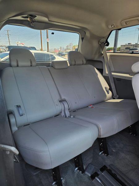 2016 Toyota Sienna XLE 8 Passenger