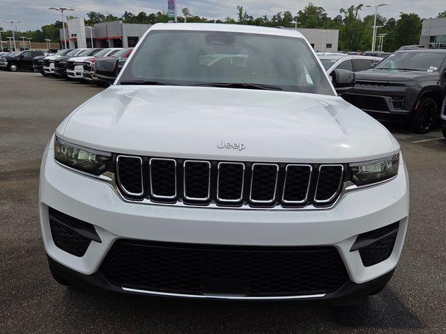 2025 Jeep Grand Cherokee Laredo 4x2
