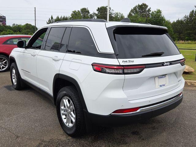 2025 Jeep Grand Cherokee Laredo 4x2