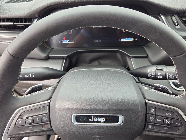 2025 Jeep Grand Cherokee Laredo 4x2