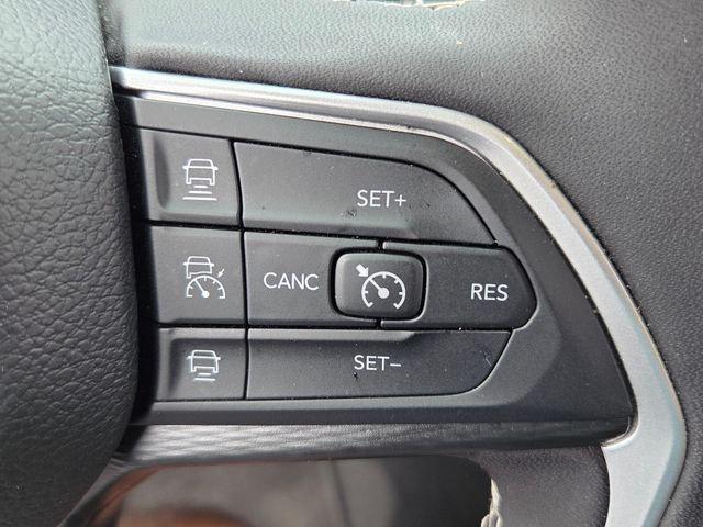 2025 Jeep Grand Cherokee Laredo 4x2