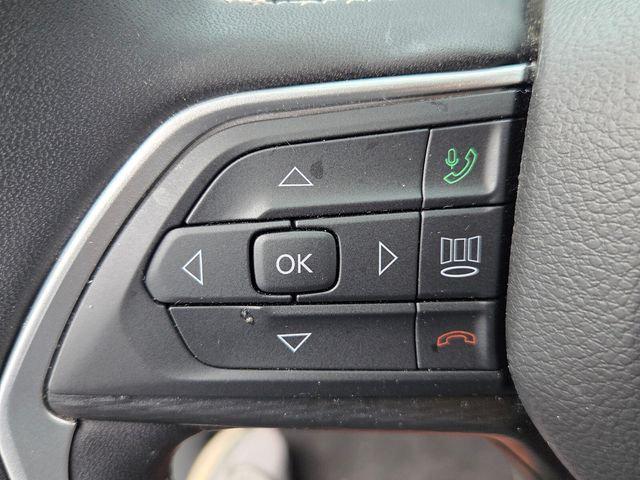 2025 Jeep Grand Cherokee Laredo 4x2