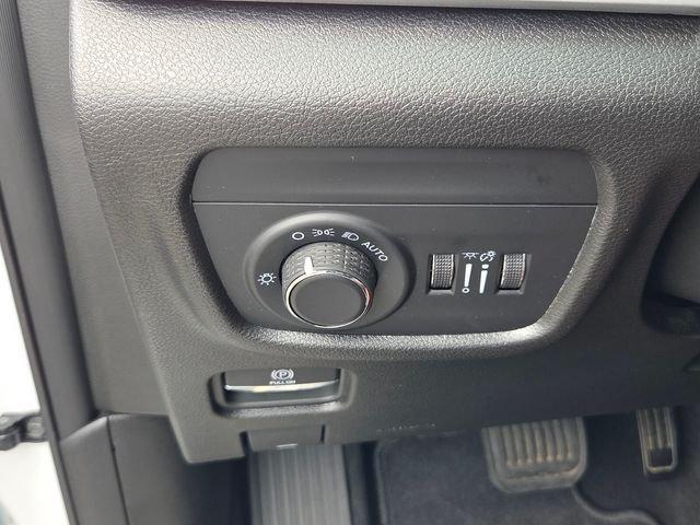 2025 Jeep Grand Cherokee Laredo 4x2
