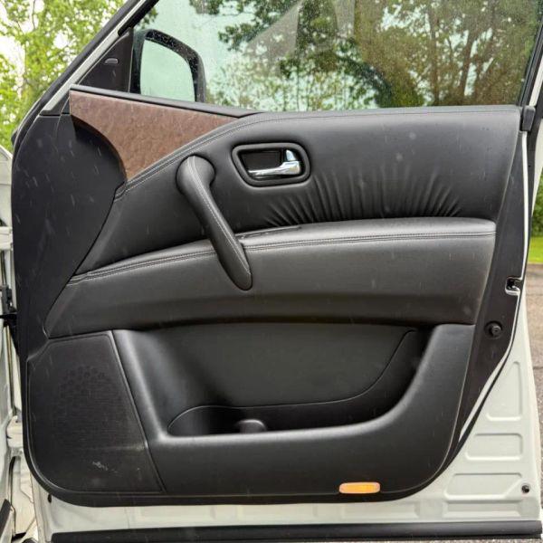 2017 INFINITI QX80 Base