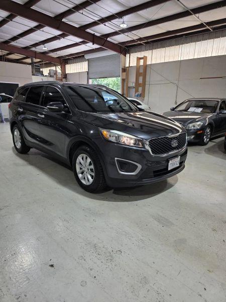 2017 Kia Sorento 3.3L LX