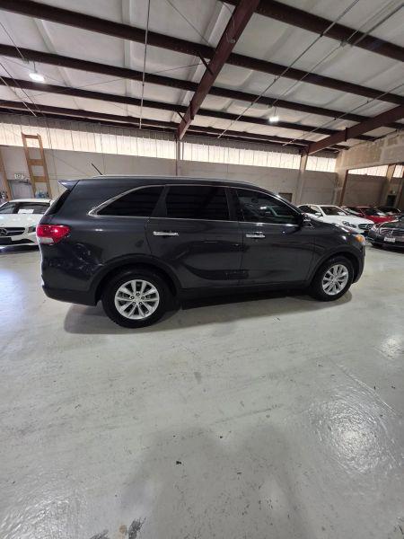 2017 Kia Sorento 3.3L LX
