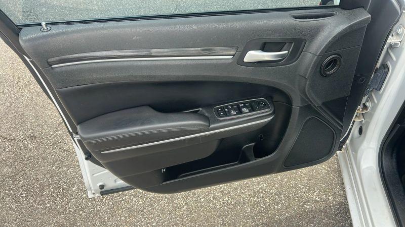 2019 Chrysler 300 Touring