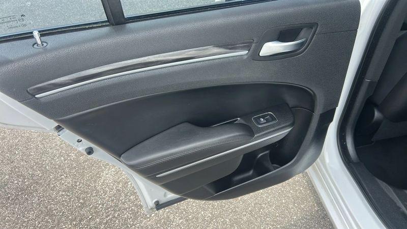 2019 Chrysler 300 Touring