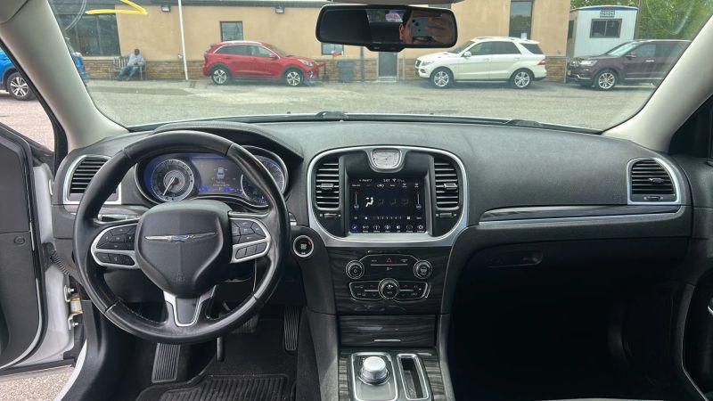 2019 Chrysler 300 Touring