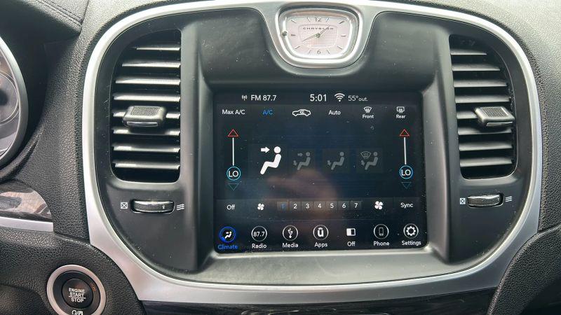 2019 Chrysler 300 Touring