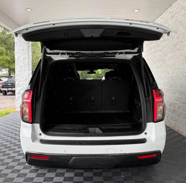2022 Chevrolet Suburban 4WD RST