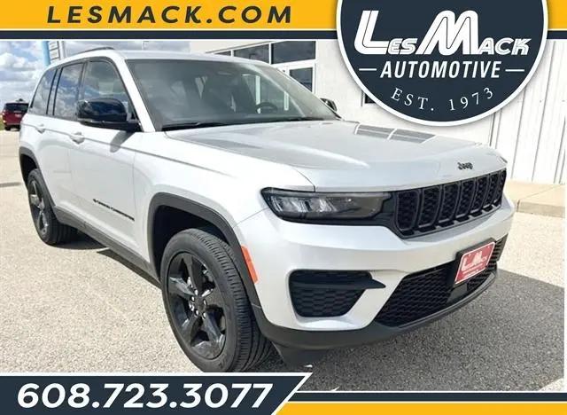 2023 Jeep Grand Cherokee Altitude 4x4 for sale in Lancaster, WI